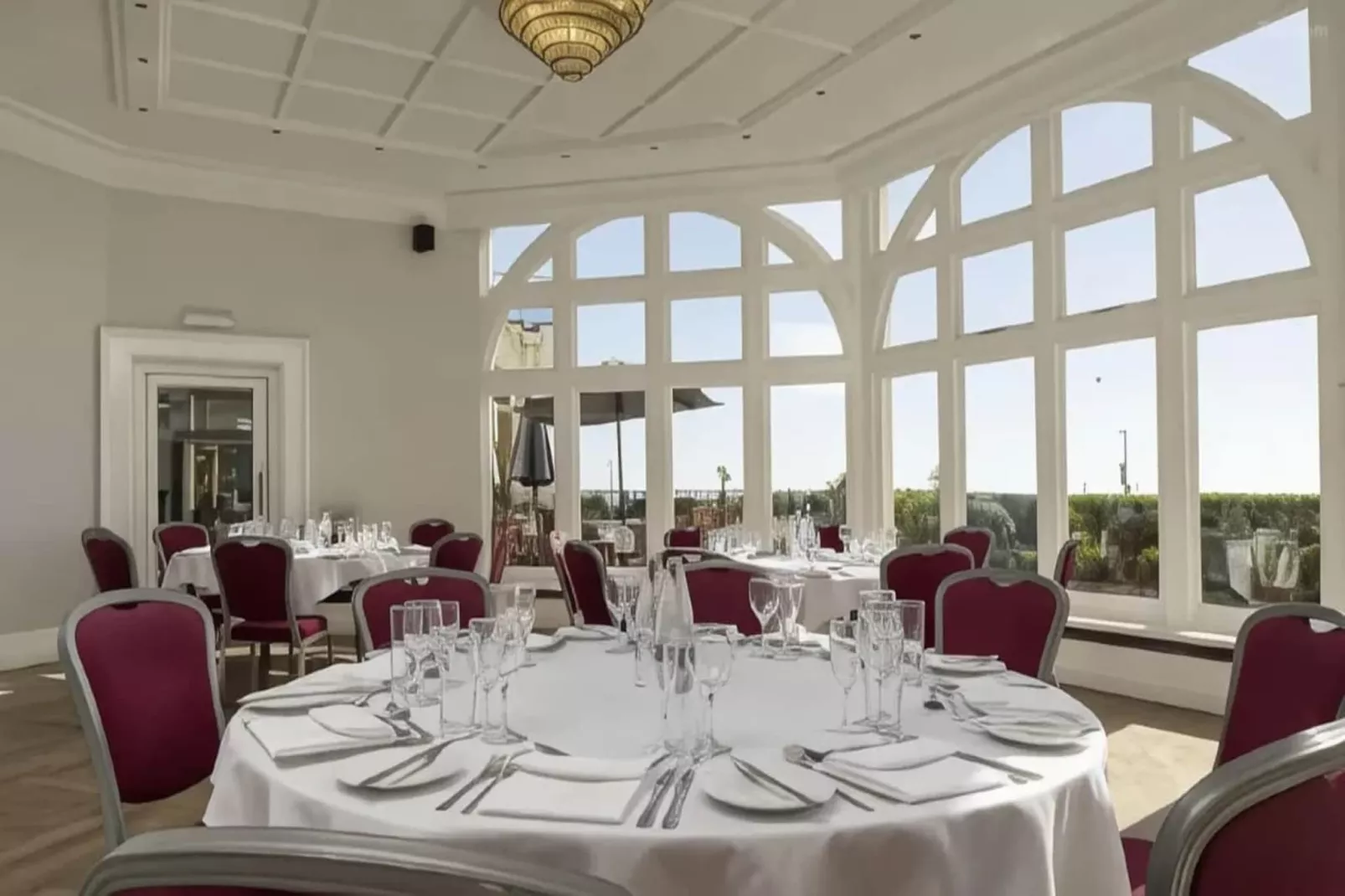 Standard family room for 4(2A+2C)-Eetkamer