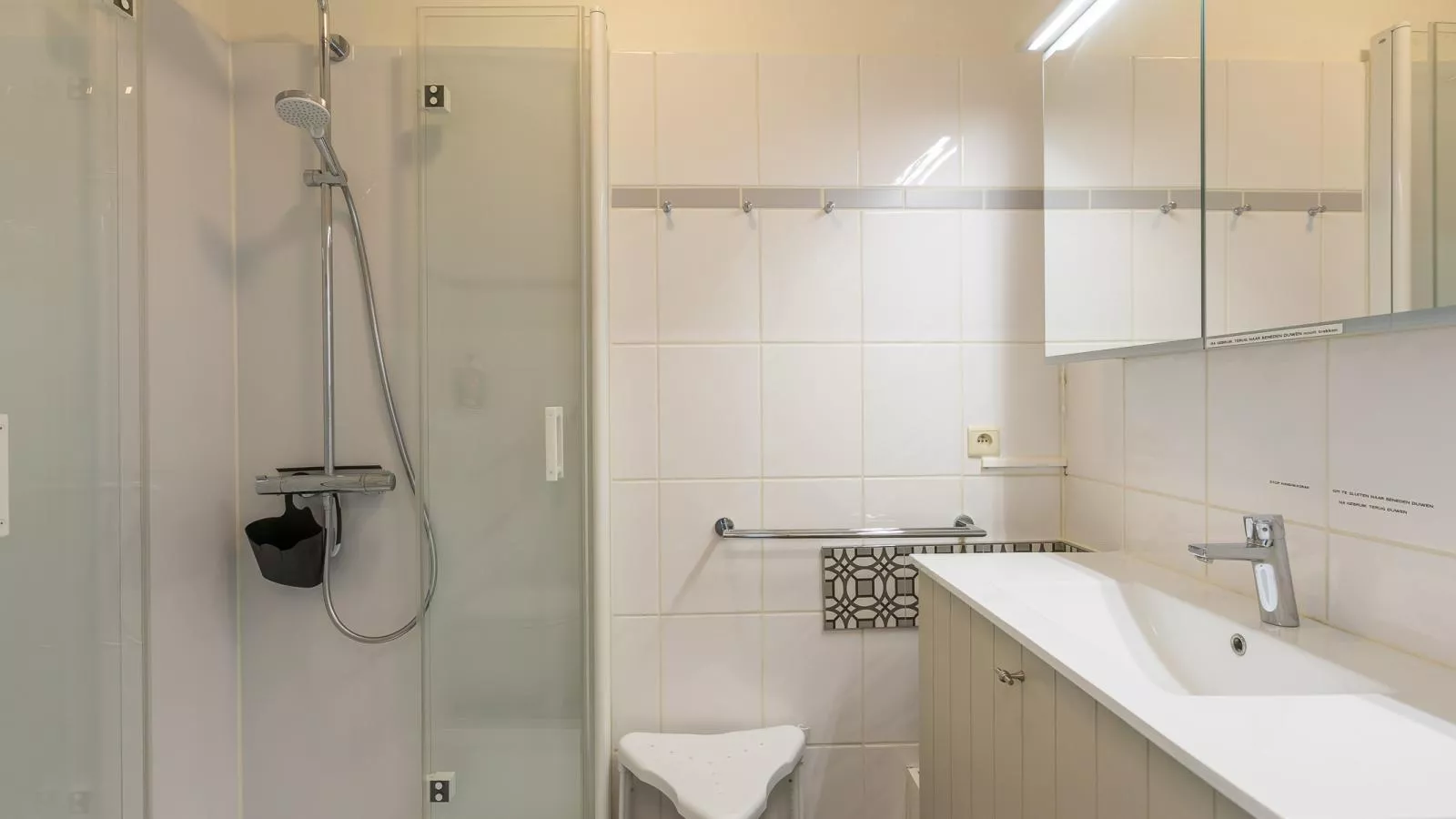 2000 - 0302 + park. 3-Badkamer