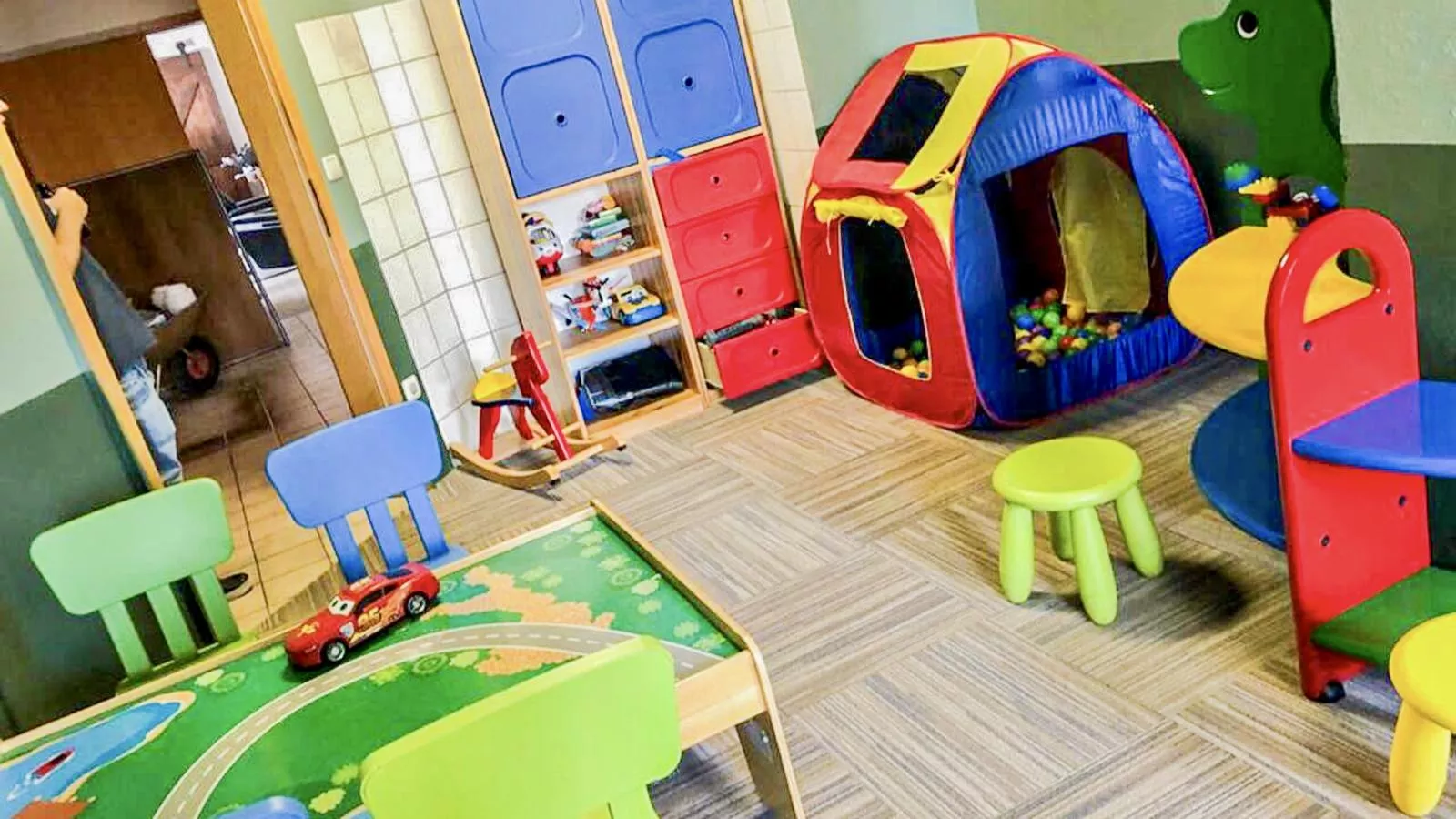 Großlangenfeld-Recreatieruimte