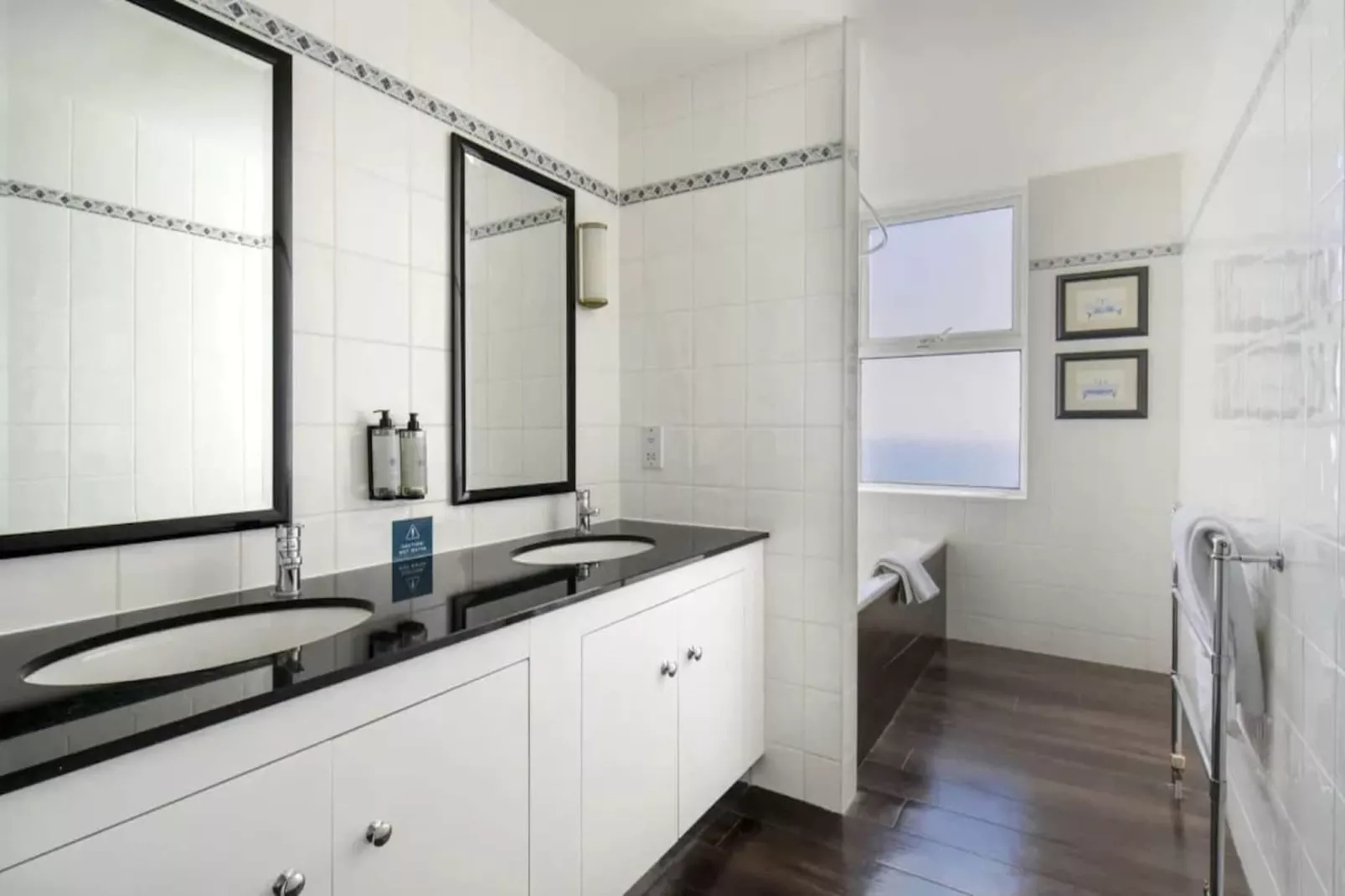 Deluxe Double Studio with Balcony-Badkamer