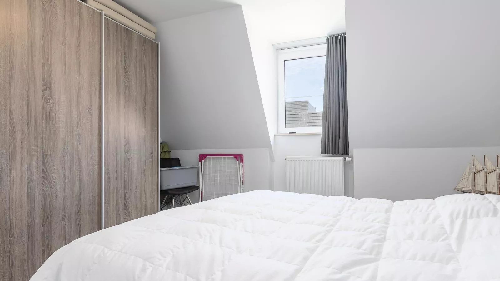 Emily - 0401 + park.-Slaapkamer