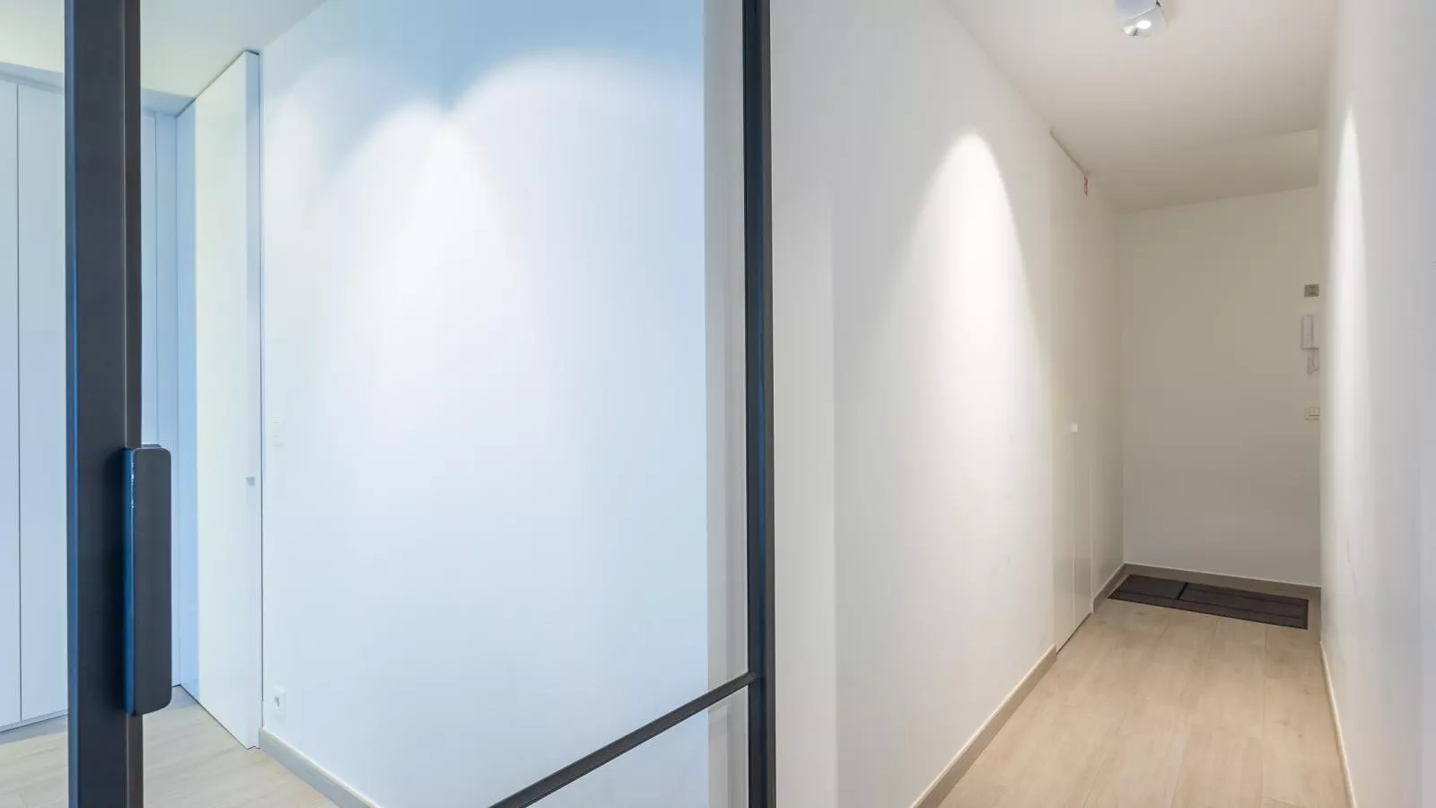 Manager  - 0509 + box 39 (Green Garden)-Binnen