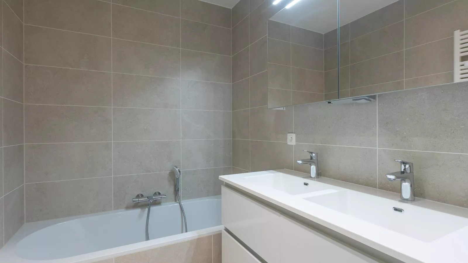 Green Lane The Park - 0004 + box 41-Badkamer