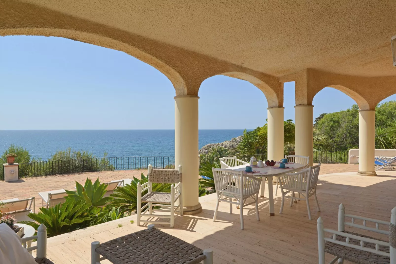 Villa AcquaDiMare direkt am Meer in Fontane Bianche-Terrasbalkon