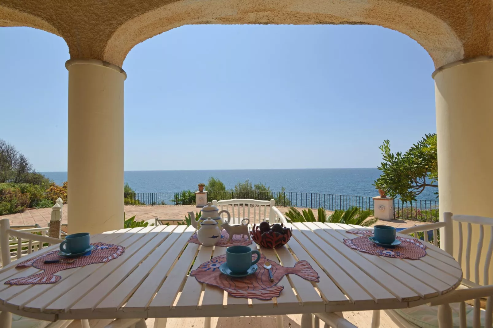 Villa AcquaDiMare direkt am Meer in Fontane Bianche-Terrasbalkon