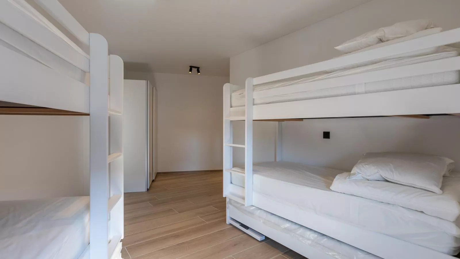 Green Lane The Sun  - 0401 + box 60-Slaapkamer