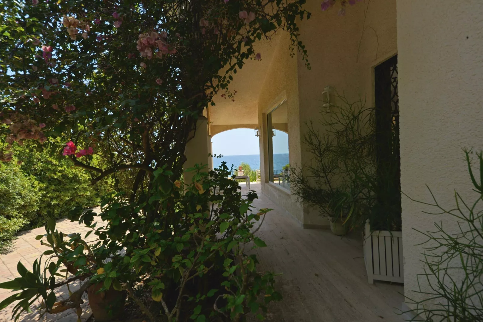 Villa AcquaDiMare direkt am Meer in Fontane Bianche-Tuinen zomer