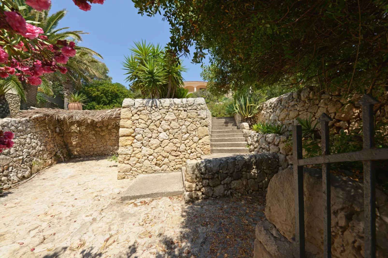 Villa AcquaDiMare direkt am Meer in Fontane Bianche-Tuinen zomer