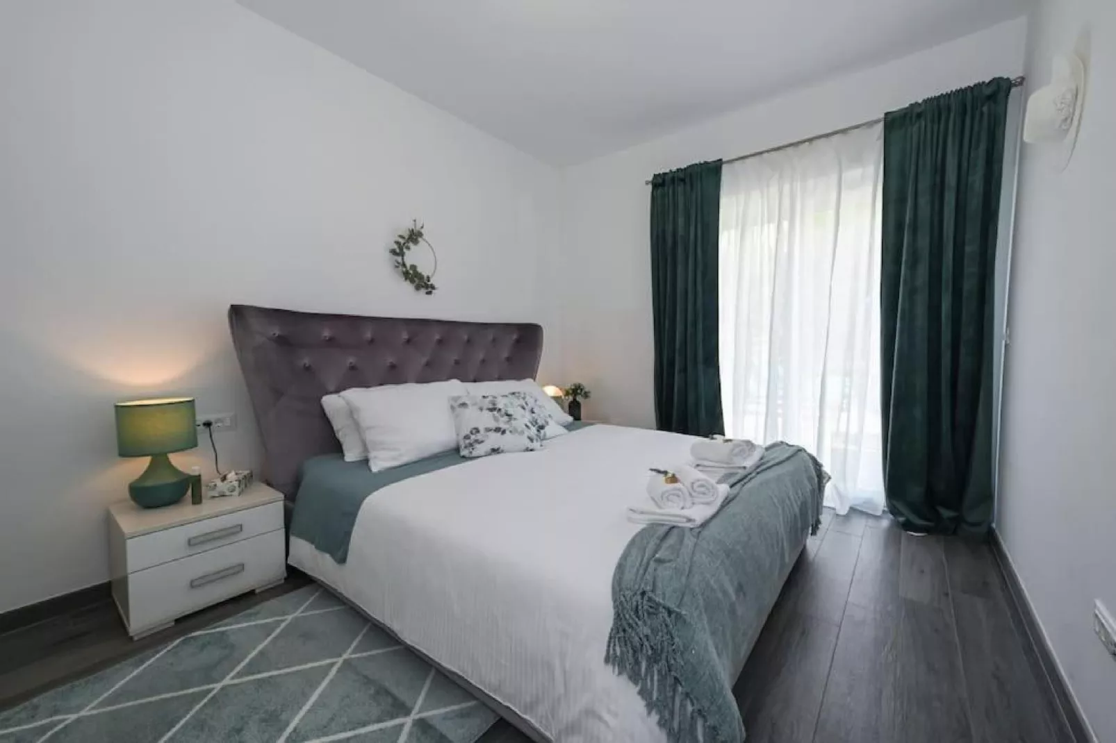 Villa Anita - Five Bedroom Villa with Swimming pool - Slaapkamer