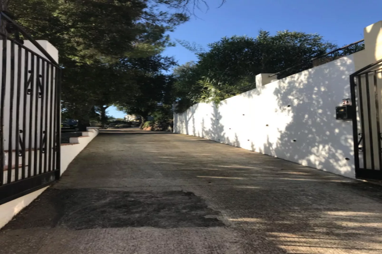 CASA EL CEREZO-Buitenkant zomer