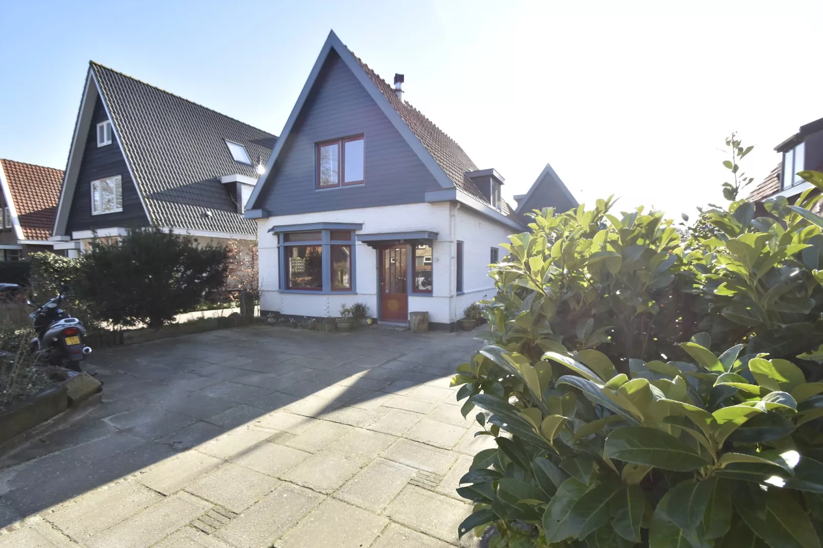 Bergens Roodborstje-Buitenkant zomer