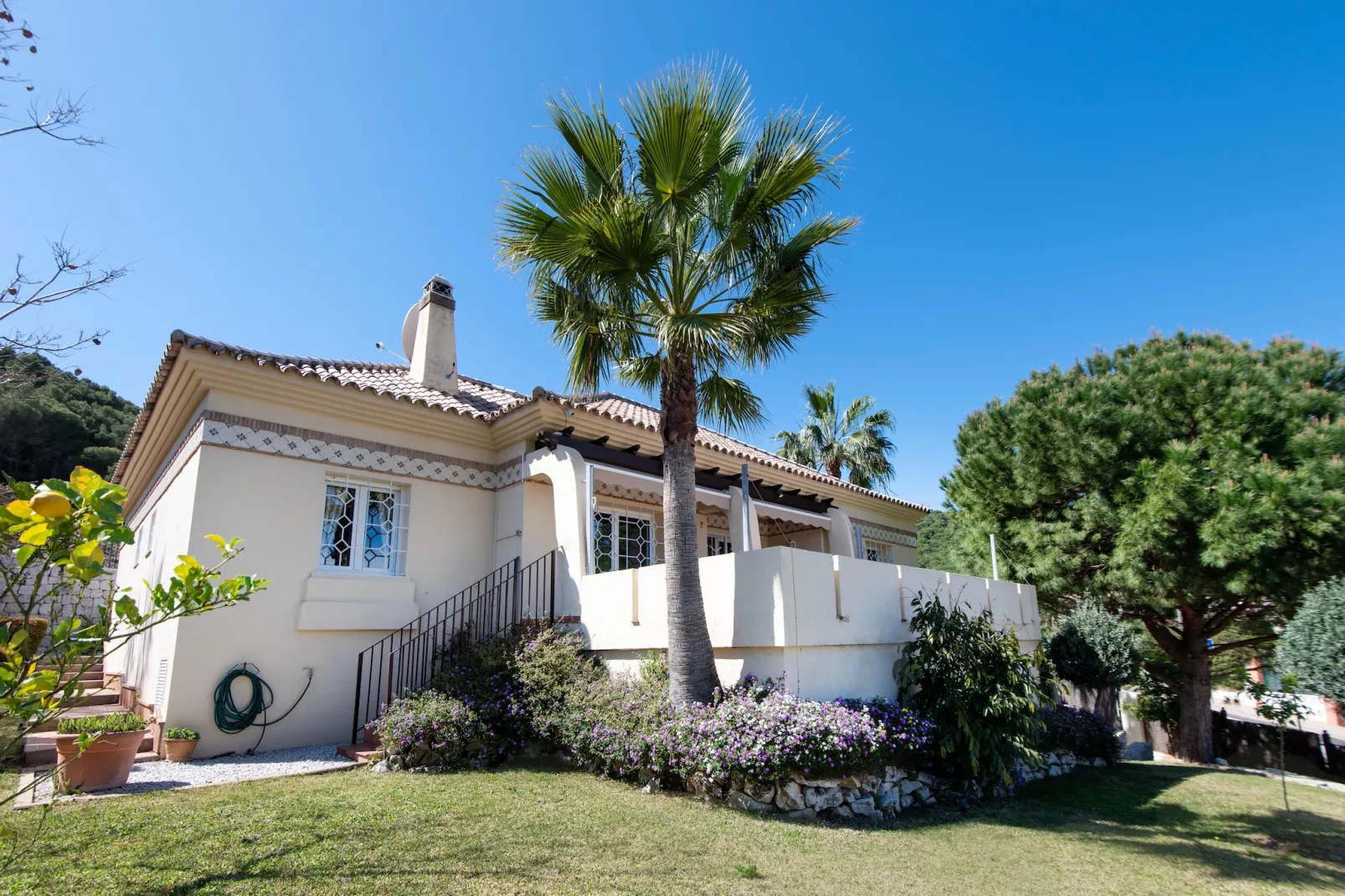 Casa de la Frontera-Buitenkant zomer