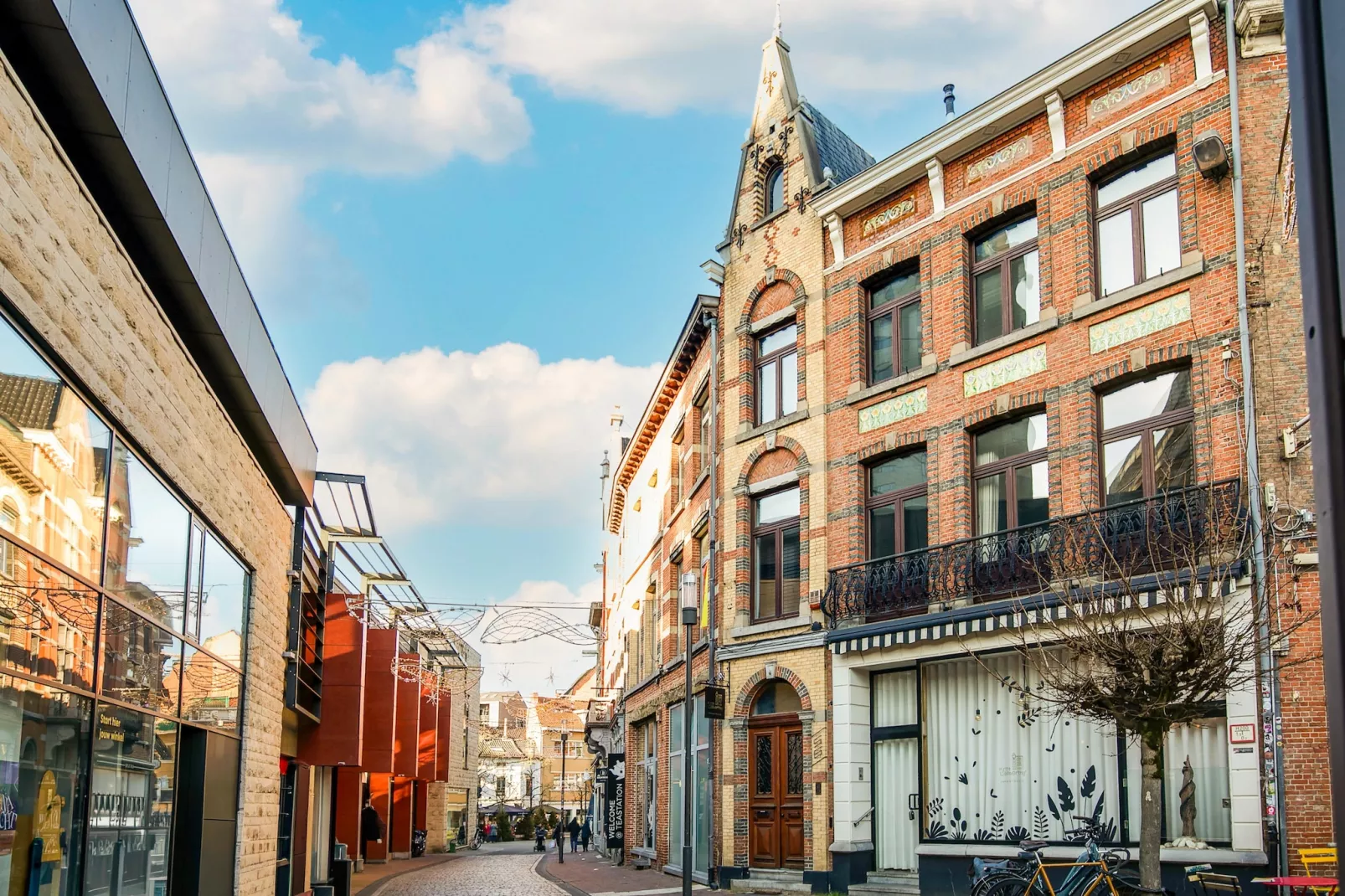 In Sint Lambertus - Buitenkant zomer