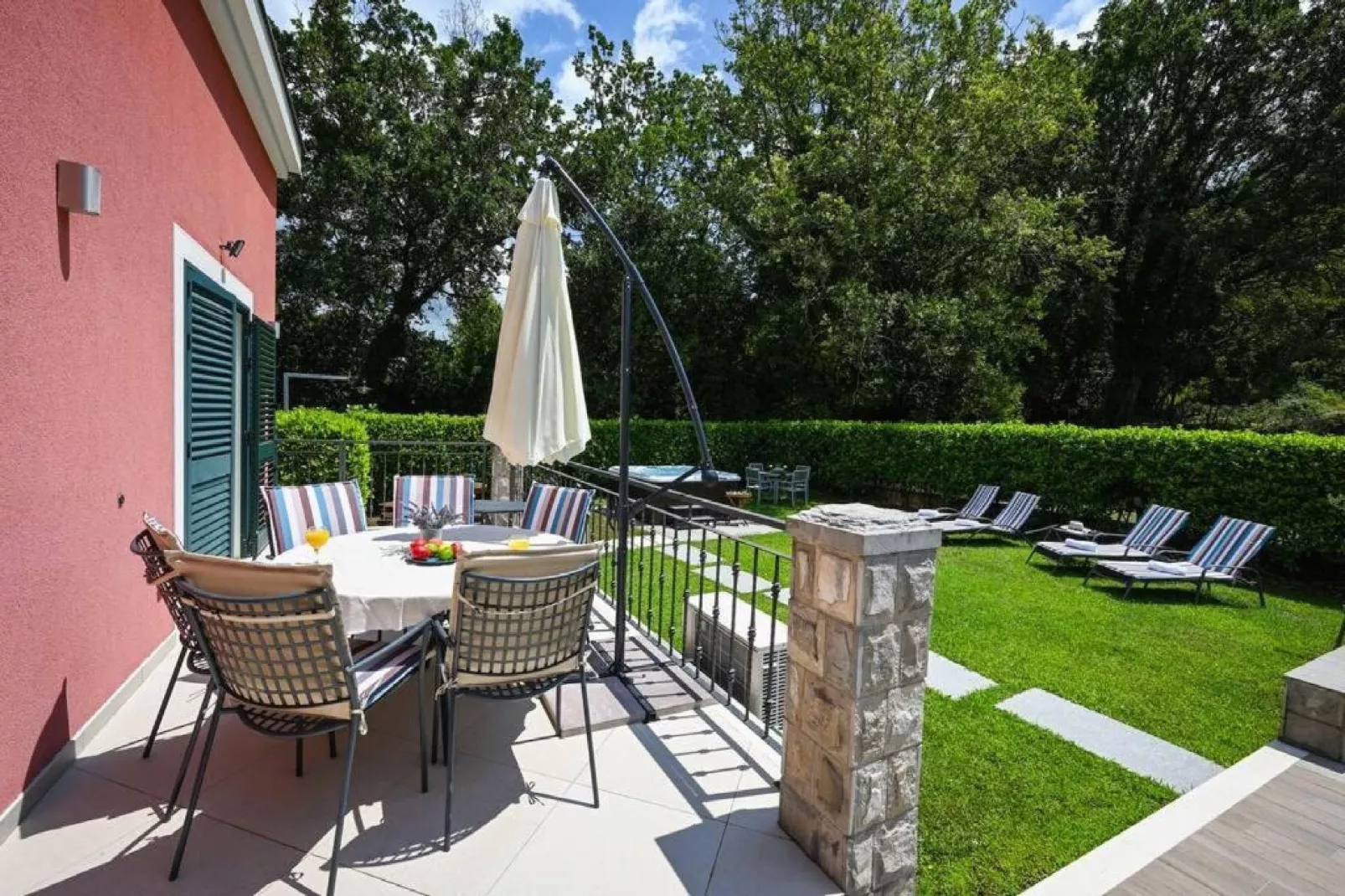 Villa Anita - Five Bedroom Villa with Swimming pool - Buitenlucht