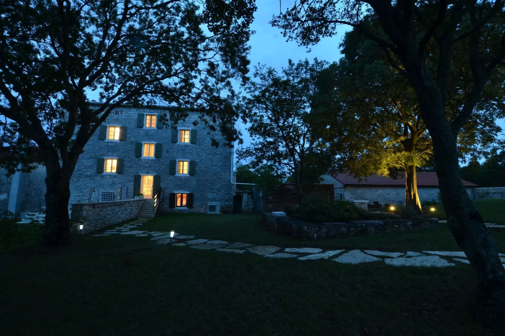 Tranquil Getaway with Shared Pool in Bale - One Bedroom Apartment-Buitenlucht