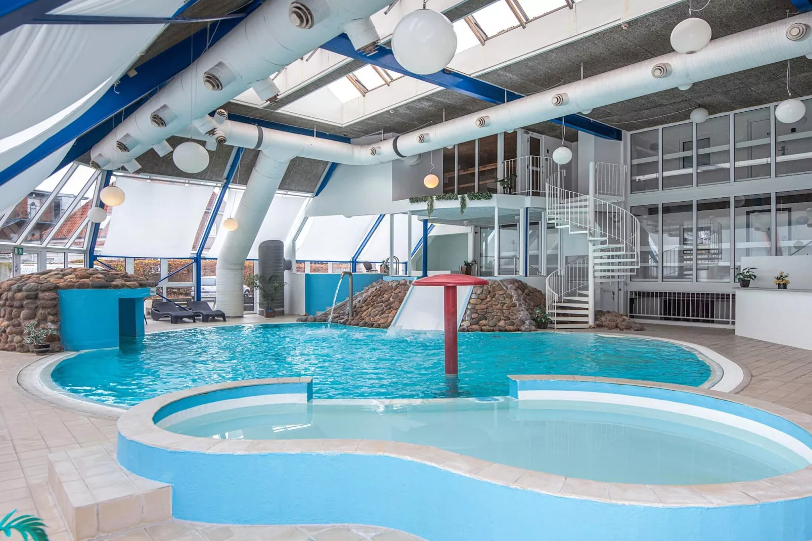 2 rooms w/partially seaview-Zwembad