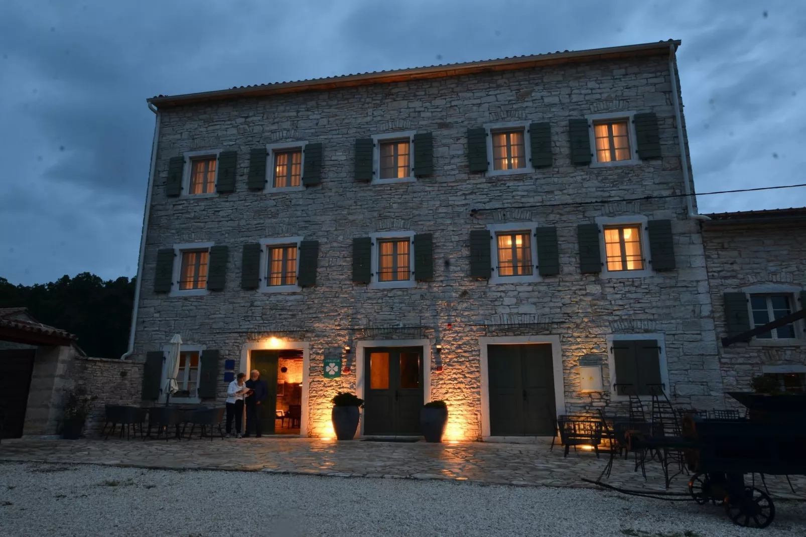 Tranquil Getaway with Shared Pool in Bale - One Bedroom Apartment-Buitenlucht