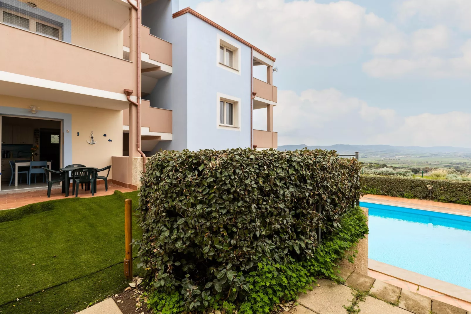 BILO BADESI CON PISCINA - Zwembad