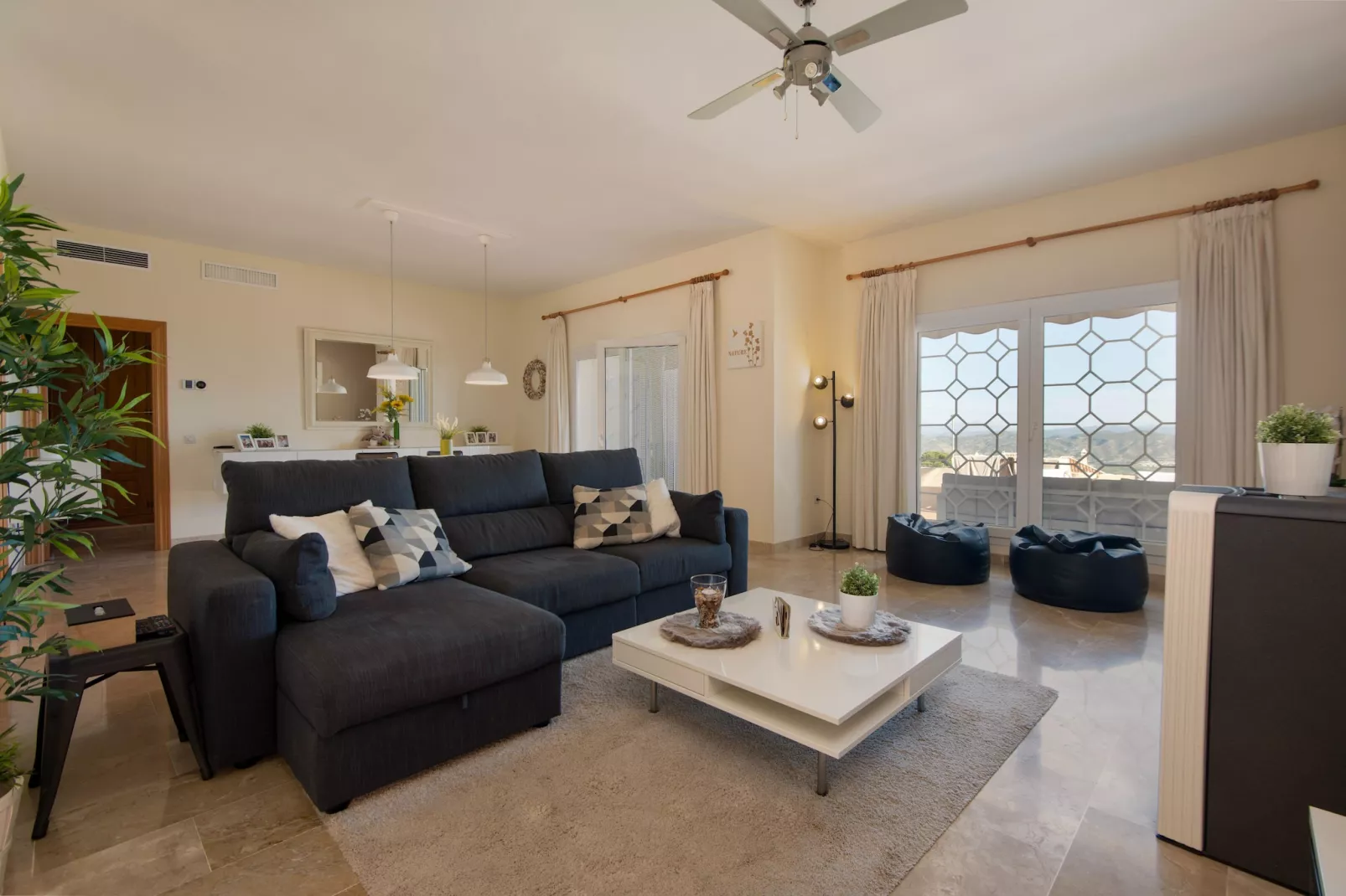 Casa de la Frontera-Woonkamer