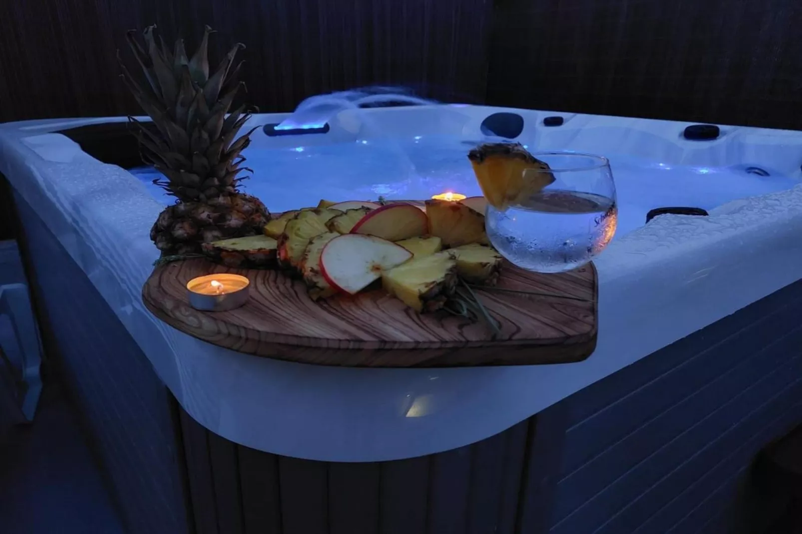 Mihael Holiday House - Three Bedroom Holiday Home with jacuzzi-Buitenlucht