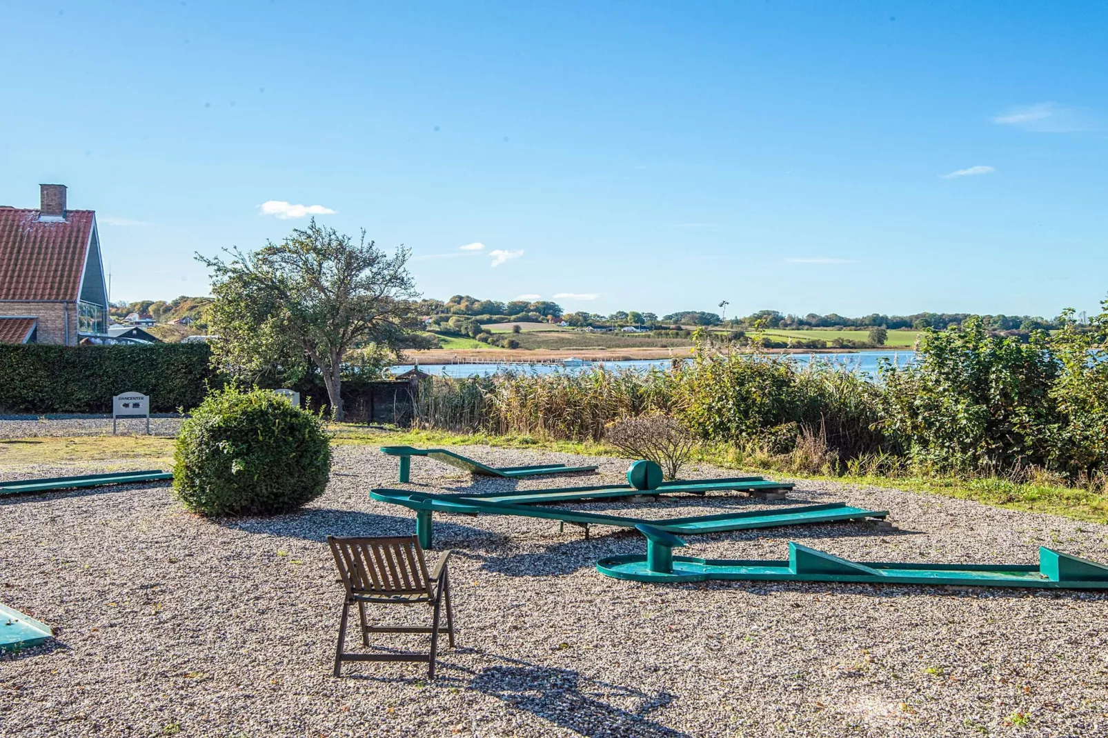 2 rooms w/partially seaview-Niet-getagd