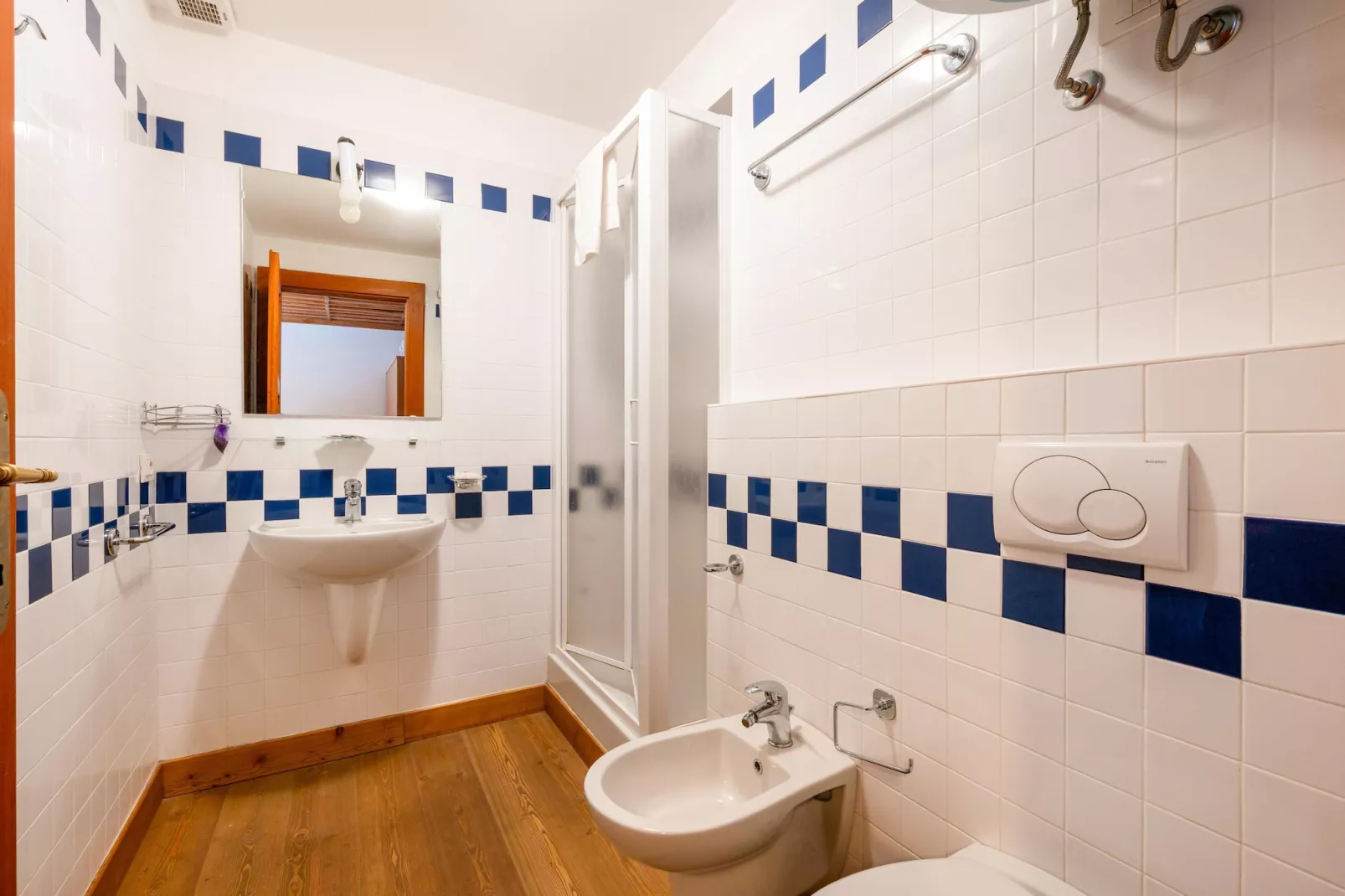 TRILO 1 CERESOLE - Badkamer