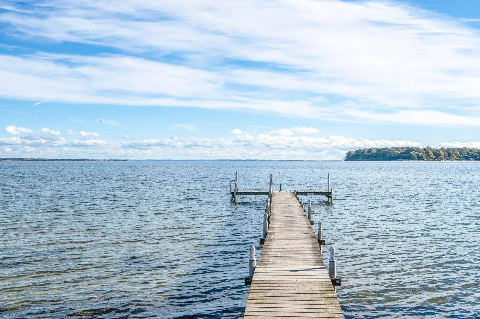 2 rooms w/partially seaview-Uitzicht