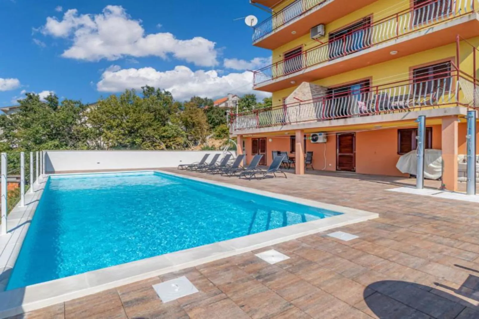 Apartments Panorama - Two Bedroom Apartment with  Terrace and Sea View (1)-Zwembad