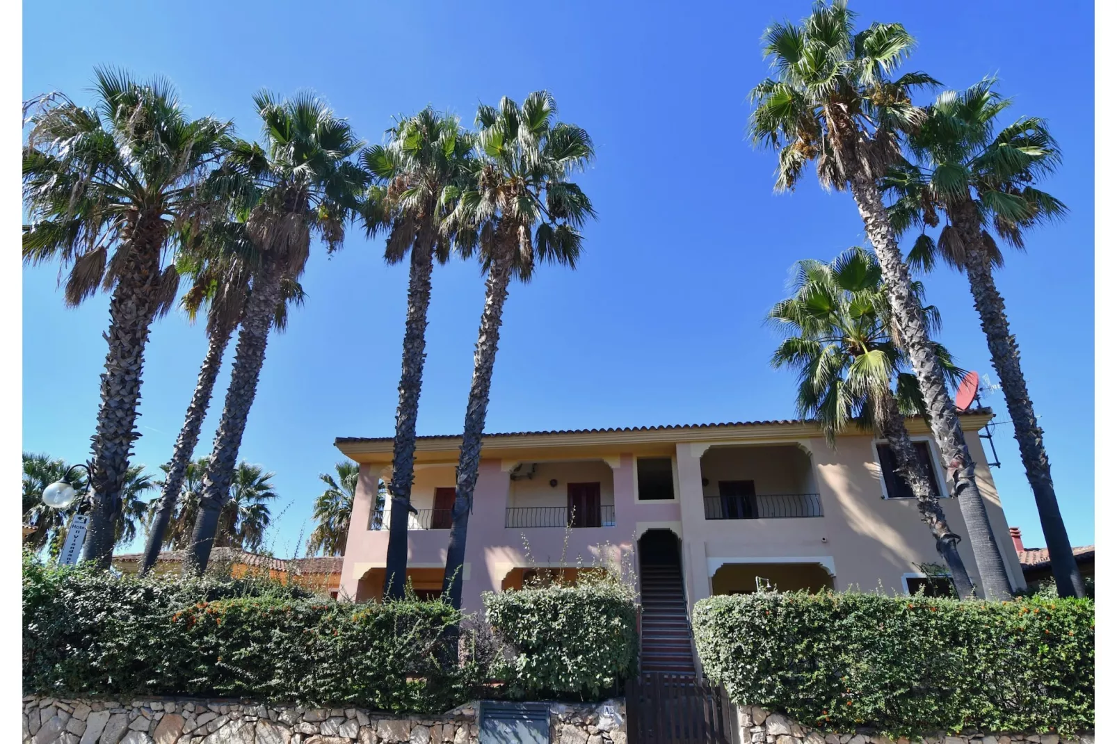 APPARTAMENTI TIFFANY APARTMENT 3 BEDROOMS - 6 PAX R6-Buitenkant zomer