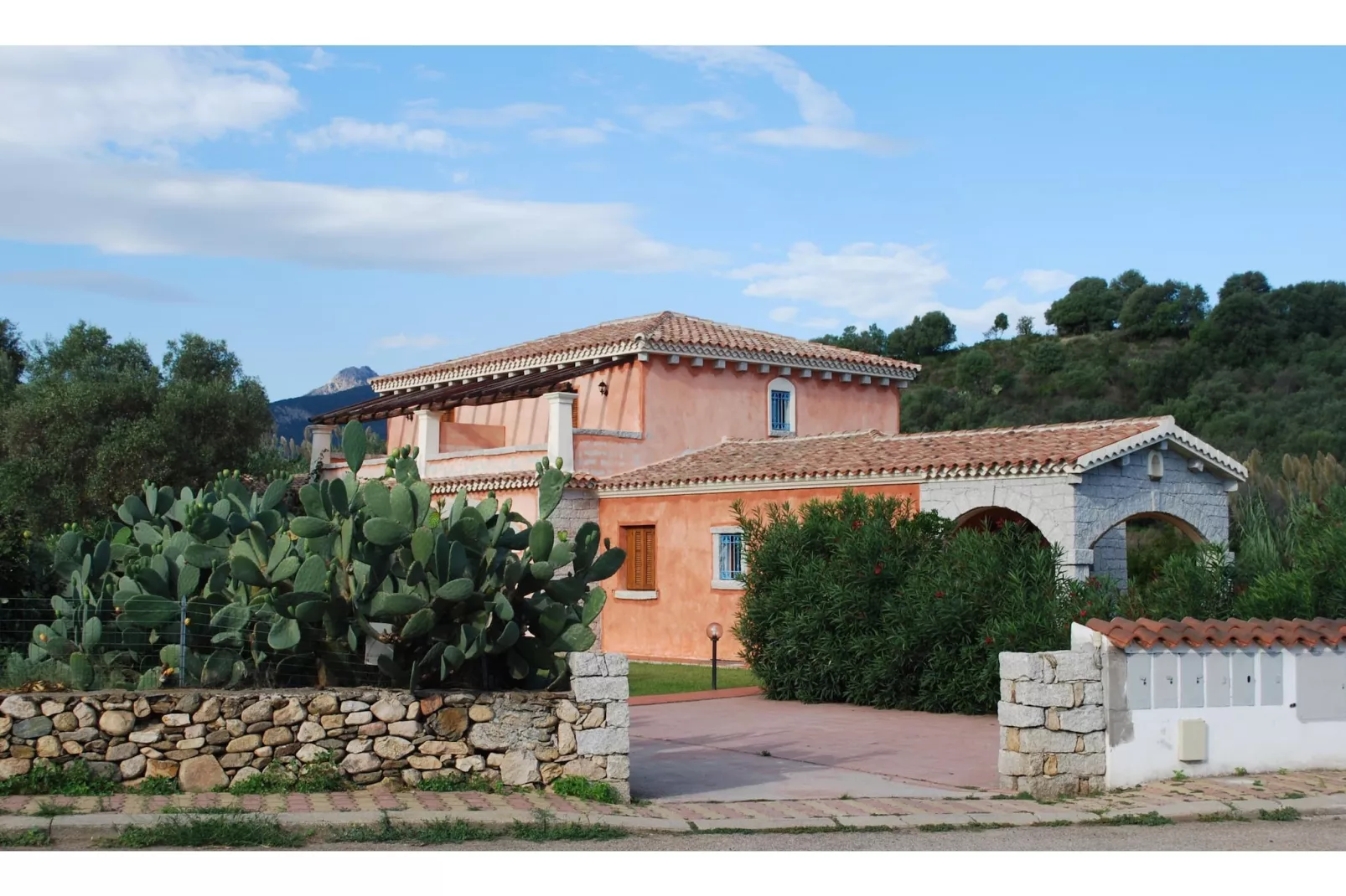 APPARTAMENTI TIFFANY APARTMENT 1 BEDROOM - 4 PAX B4-Buitenkant zomer