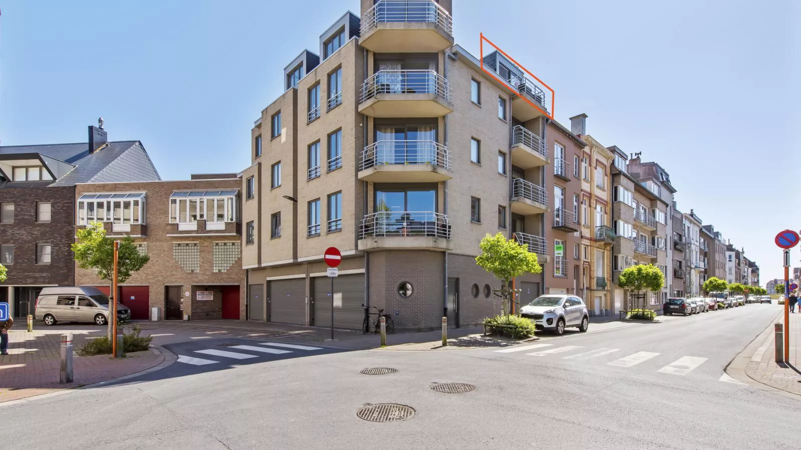 Piazza - 0402 + Parking 4-Buitenlucht