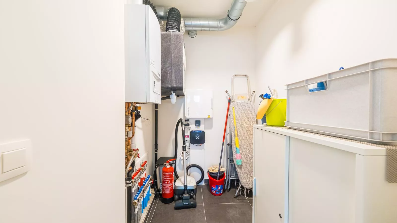 Amantha - 0102 + box 9-Binnen