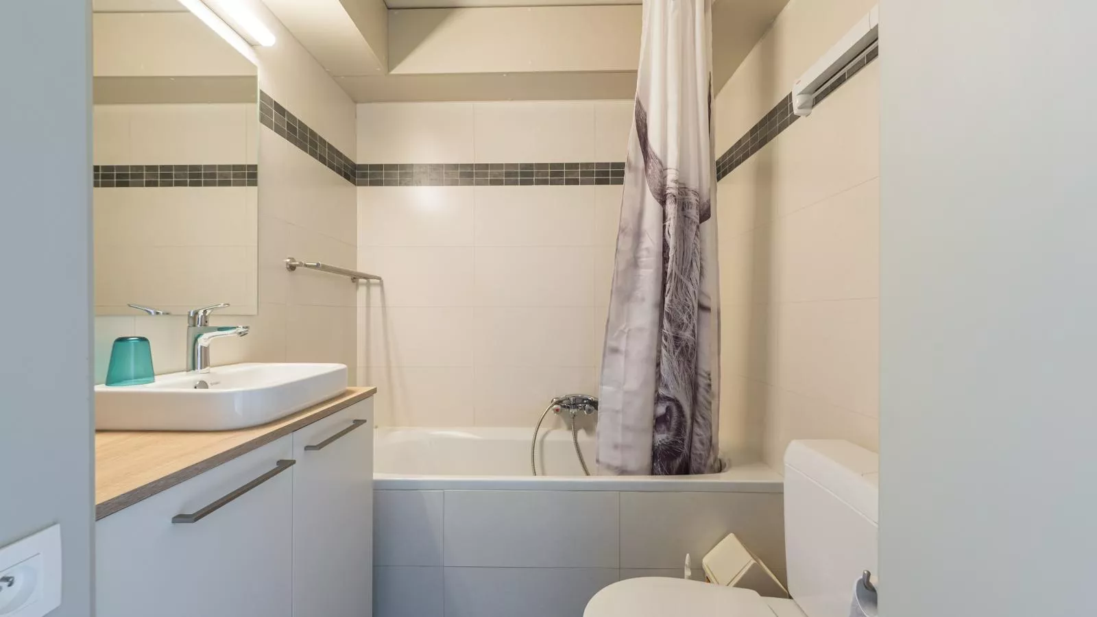 Darwin II - 0605 + box 41 (Green Garden)-Badkamer