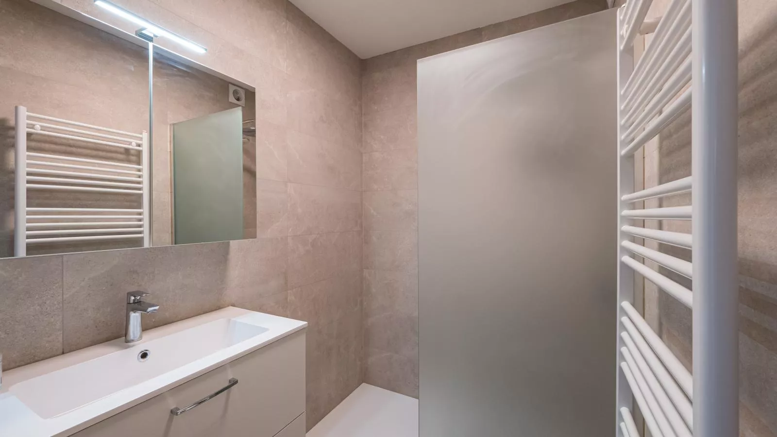 Pearl Beach - 0504 + box 12-Badkamer