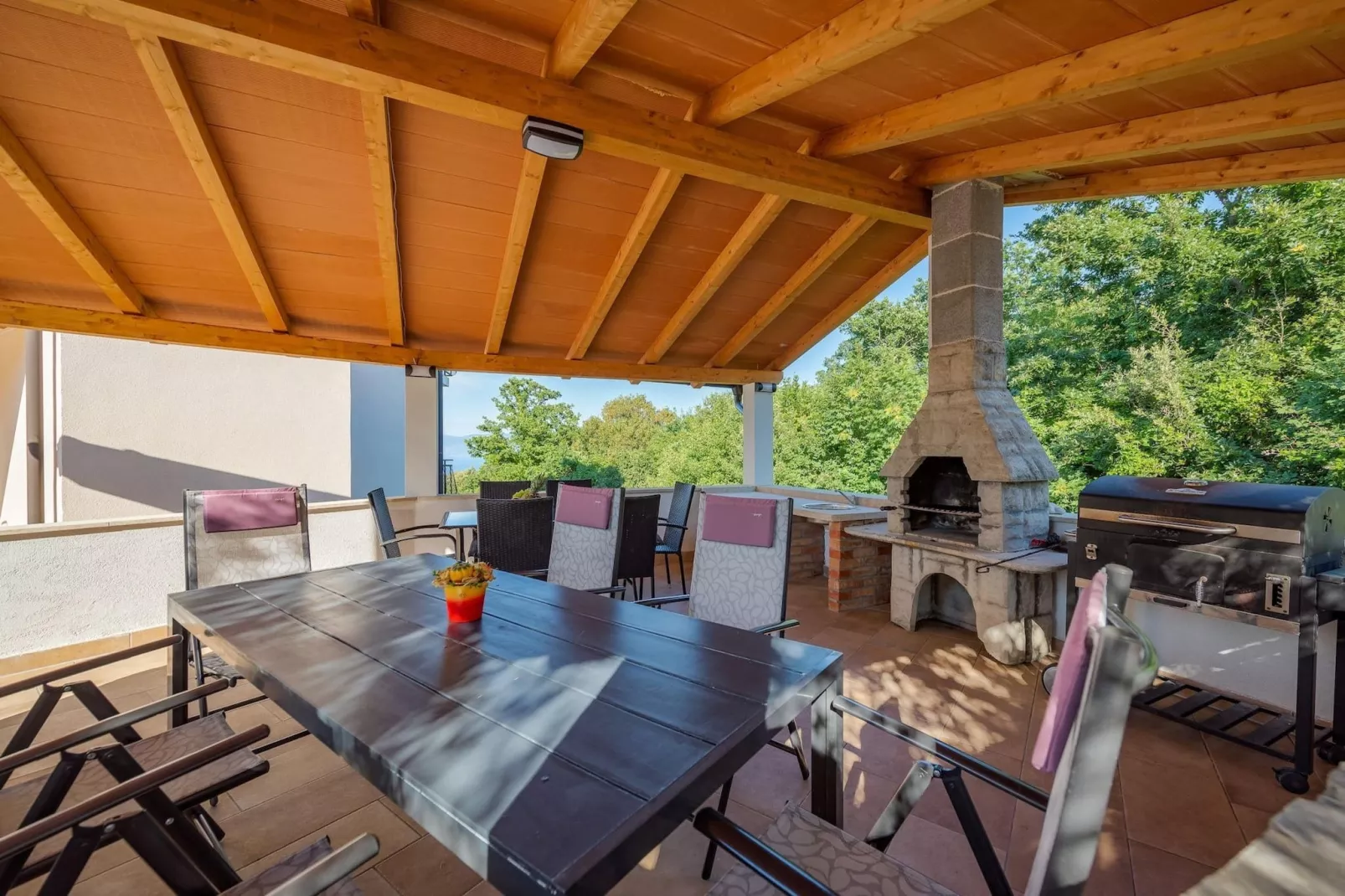 Lara 8 - Shared Pool, Sauna, Jacuzzi - Terrasbalkon