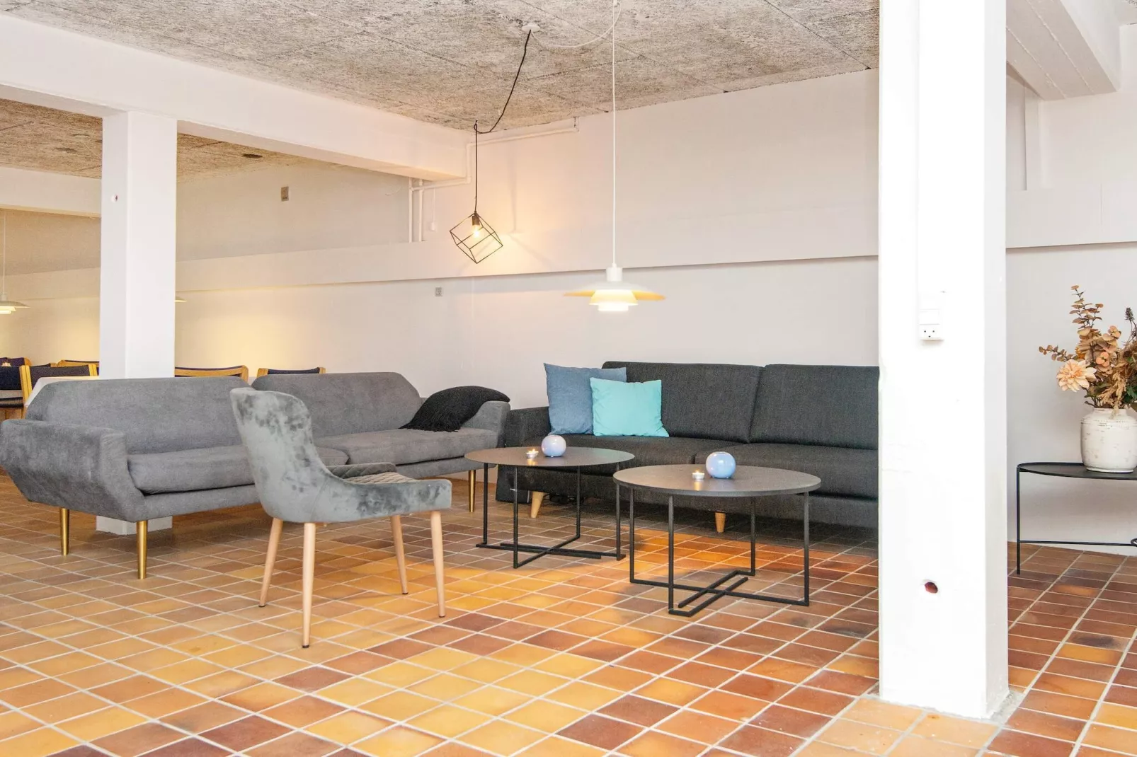 1 roomView couGFloor/1floorPrem-Binnen