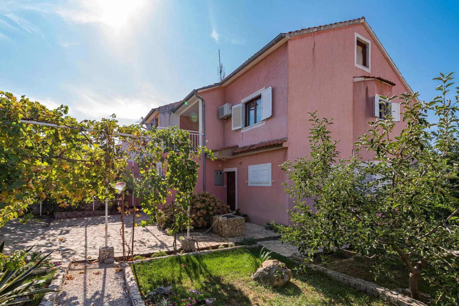 Apartments Bruna - one bedroom apartment A2 - Buitenkant zomer