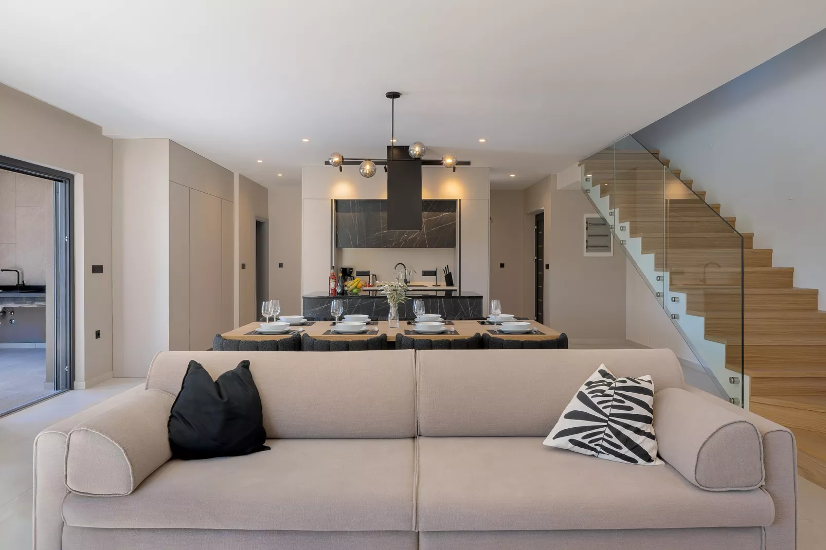 Villa Kalea with pool-Woonkamer