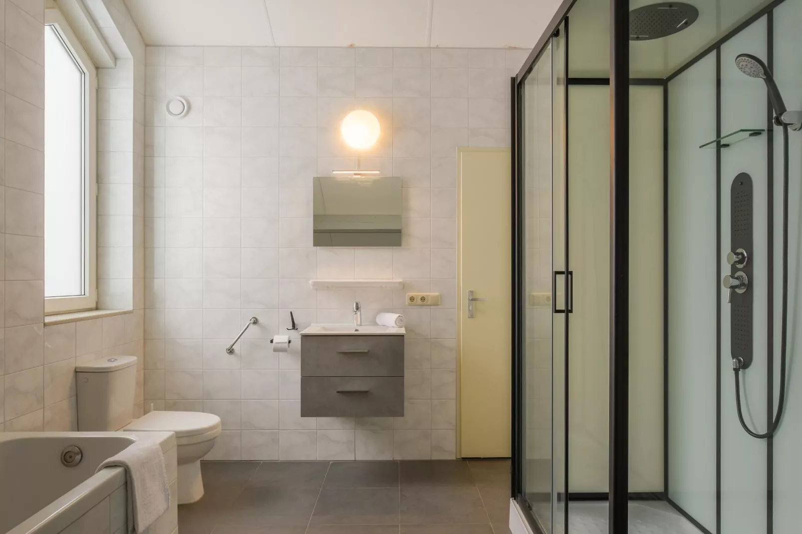 Vakantiepark Reevallis 4 - Badkamer