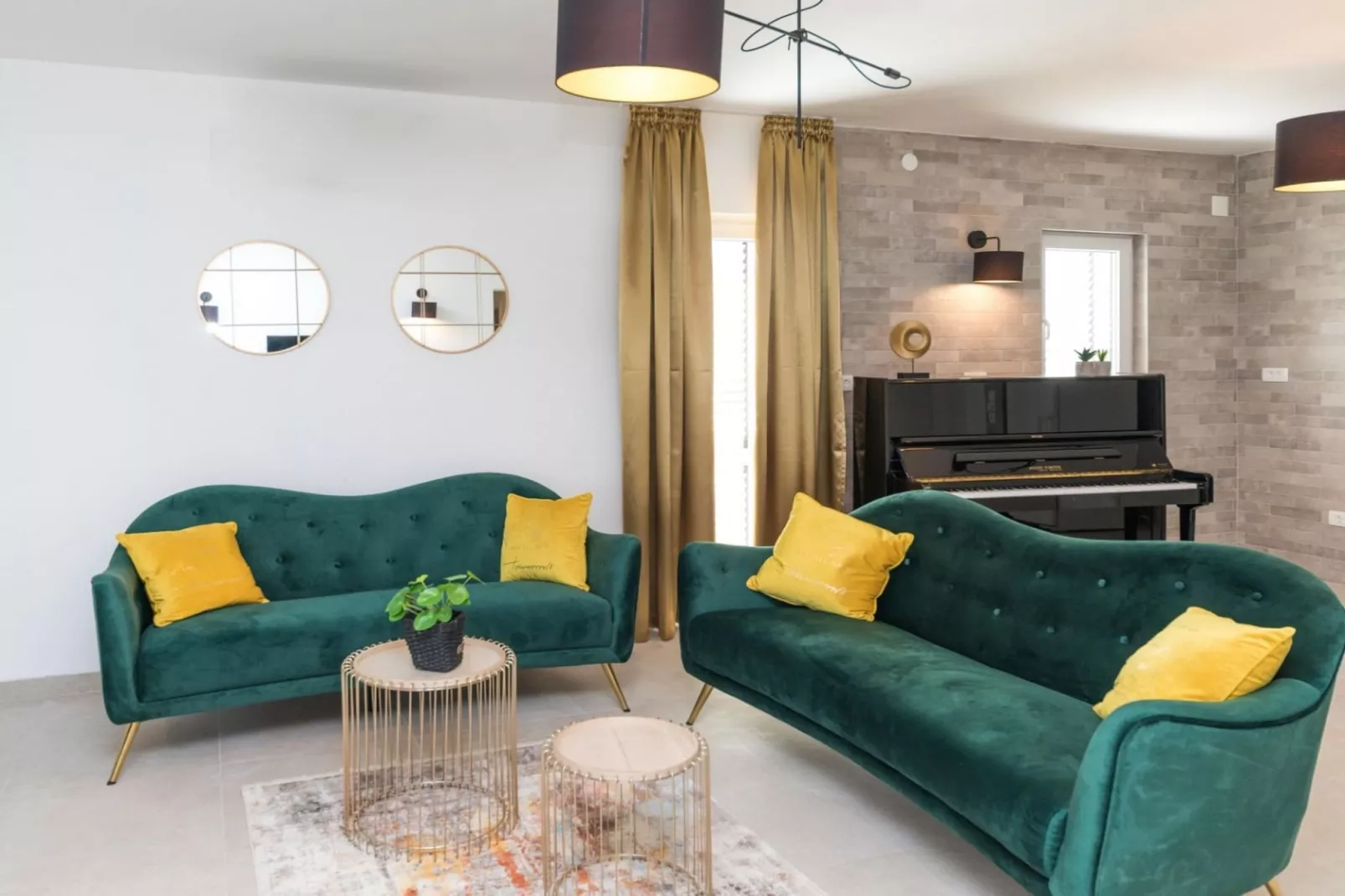 Scenic Elegant Trogir Villa with Pool - Five Bedroom Villa-Woonkamer