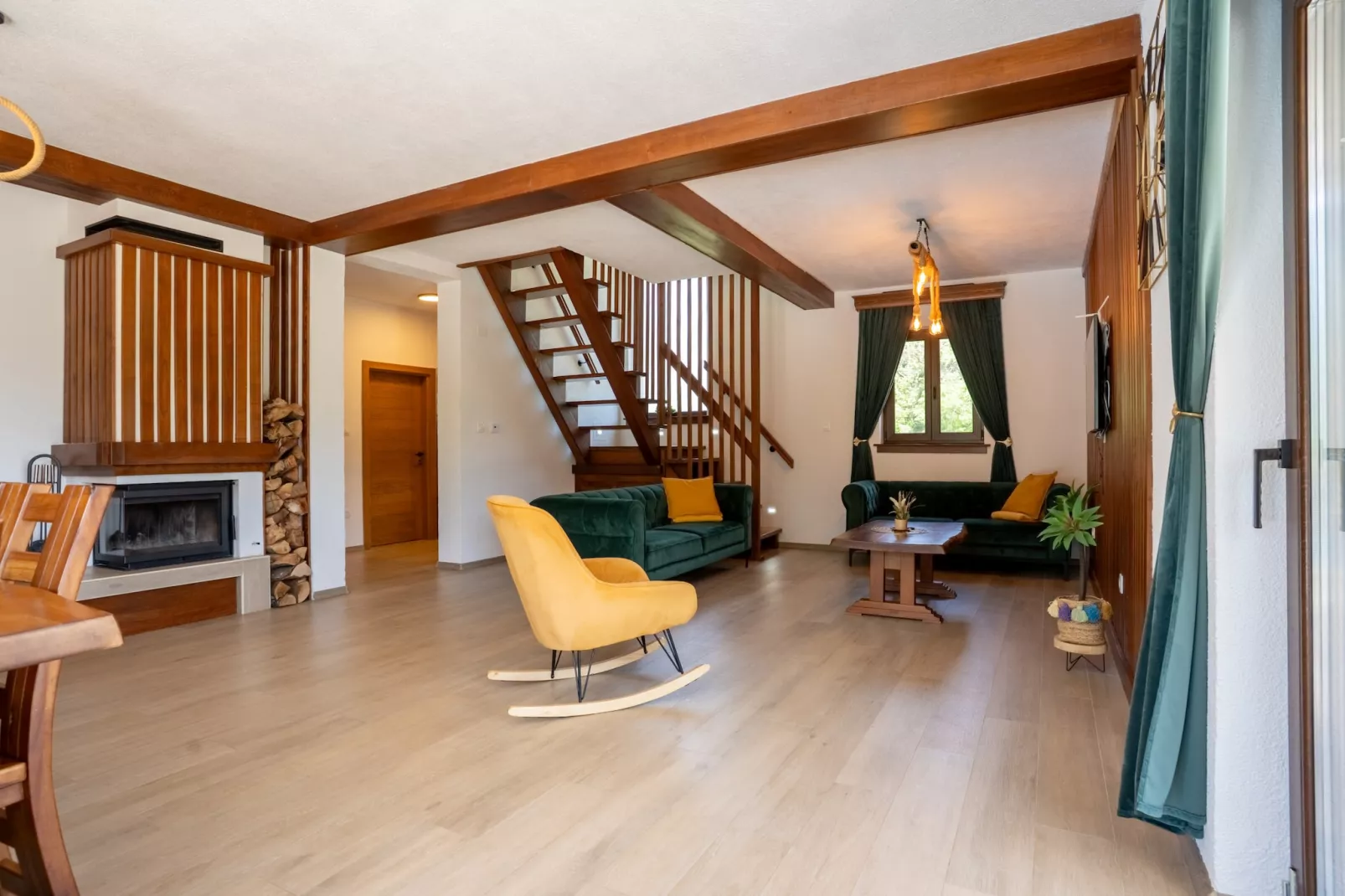 Villa Brusiana with covered heated pool-Woonkamer