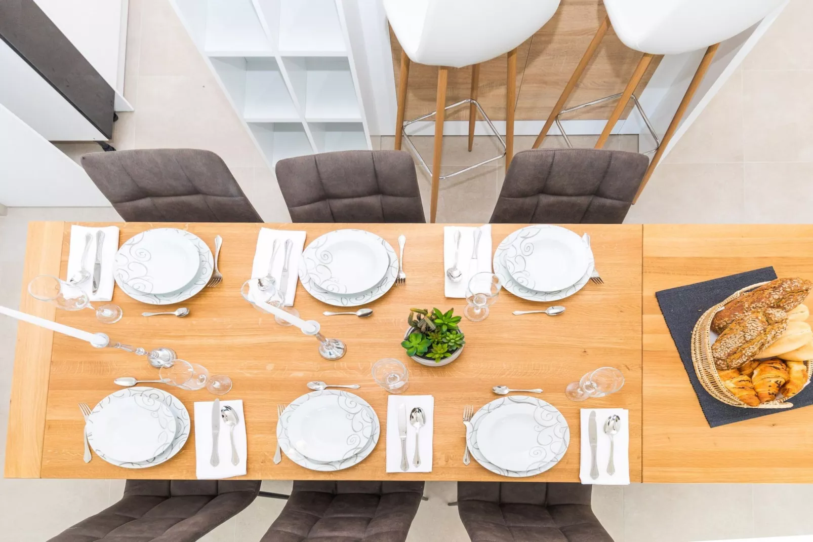 Scenic Elegant Trogir Villa with Pool - Five Bedroom Villa-Eetkamer