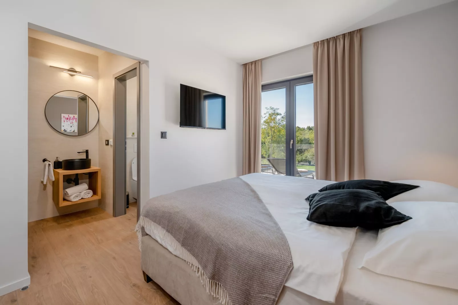 Villa Kalea with pool-Slaapkamer