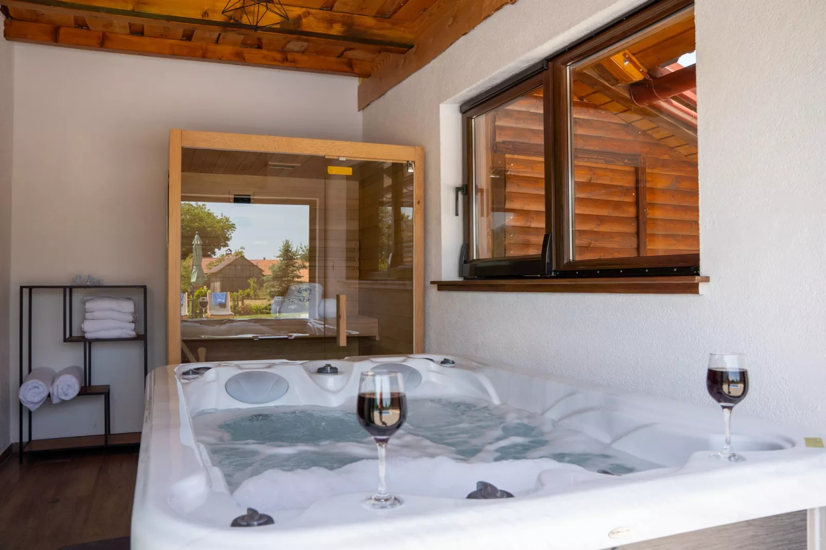 Villa Brusiana with covered heated pool-Faciliteiten