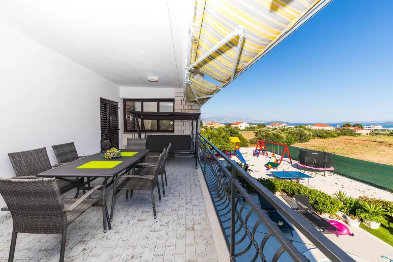 Scenic Elegant Trogir Villa with Pool - Five Bedroom Villa-Terrasbalkon