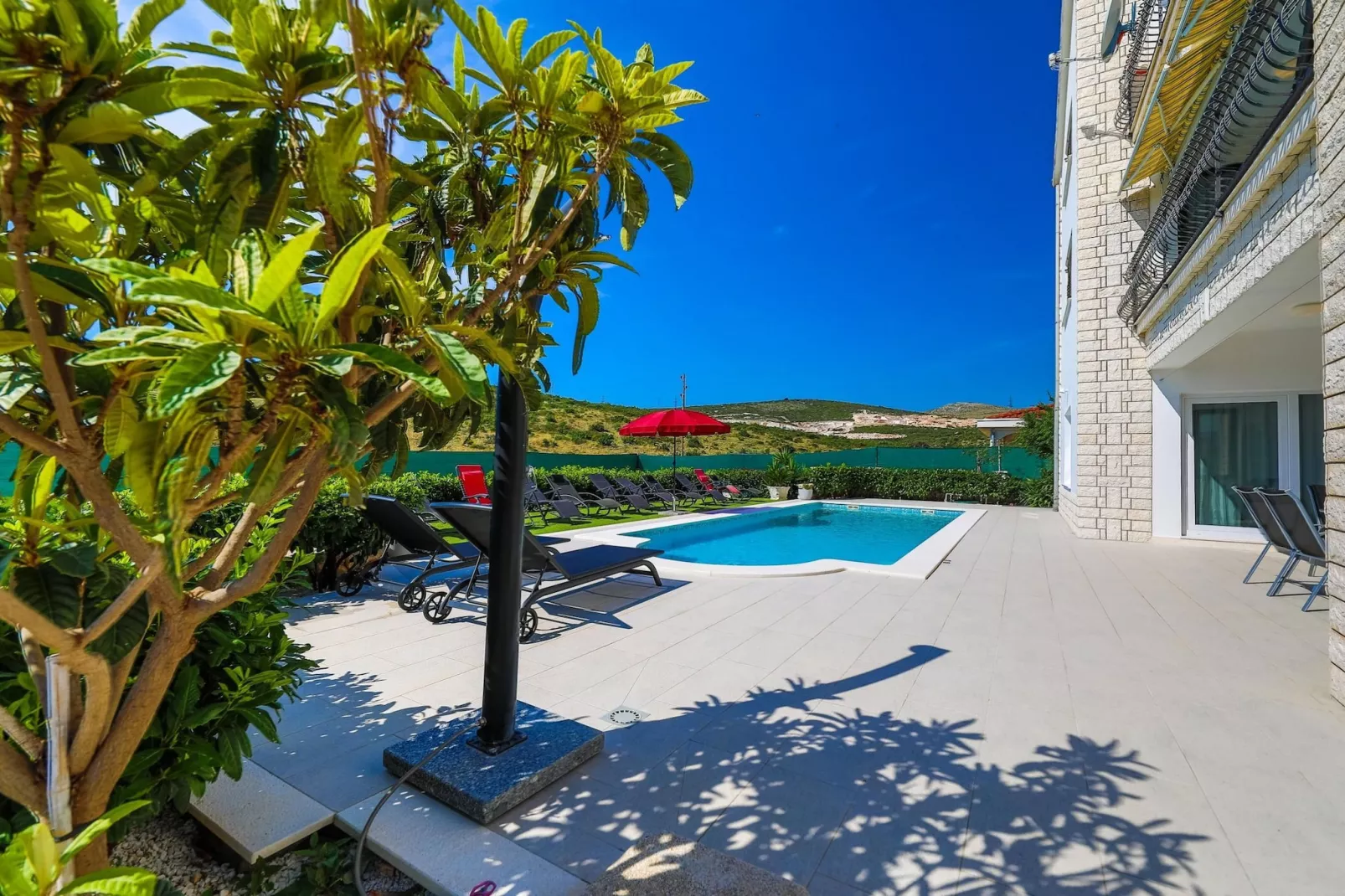 Scenic Elegant Trogir Villa with Pool - Five Bedroom Villa-Buitenlucht