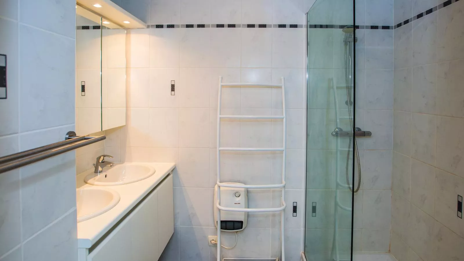 Libretto - 0602 + box 9-Badkamer