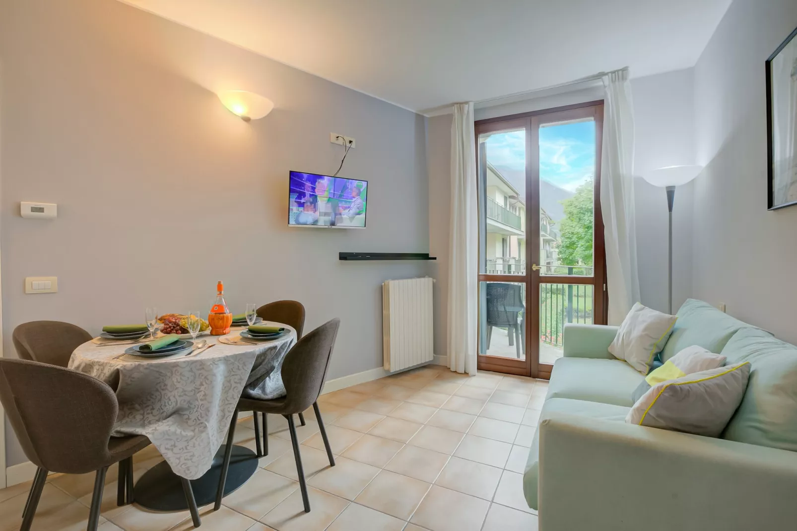 RESIDENCE PORTO LETIZIA - VILLAGE-BILOCALE 4 PAX 8226 - VGB4-Woonkamer