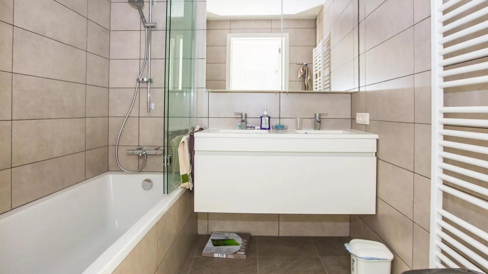 Les Amiraux - 0701 + box 2-Badkamer