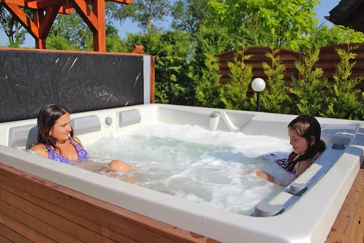 Domki wakacyjne z basenem i jacuzzi Osieki-Terras